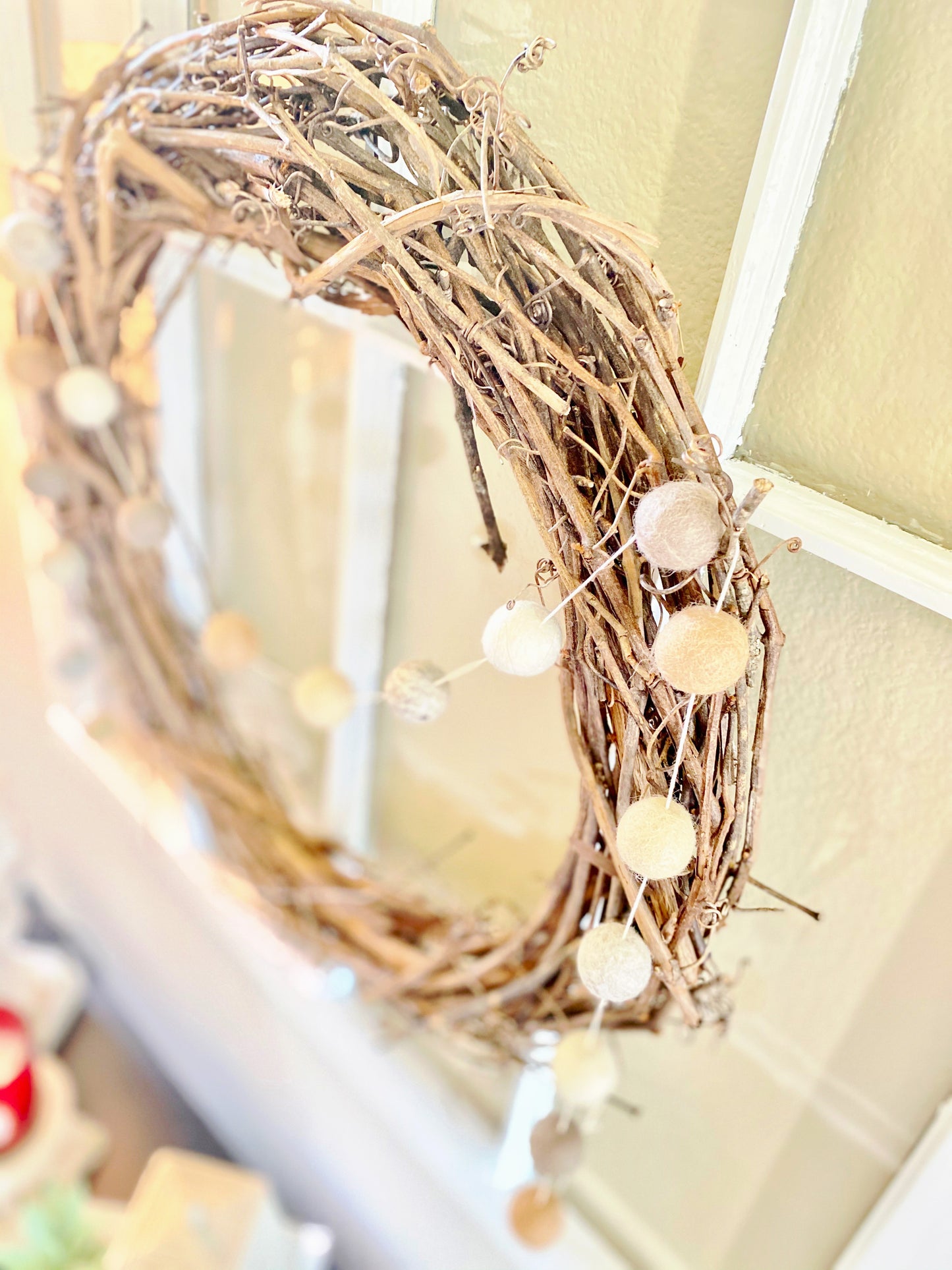 NEUTRAL WOOL FELT BALL GARLAND