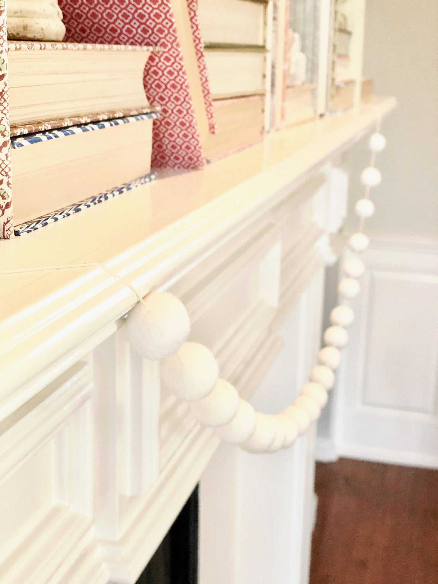 PURITY WOOL FELT BALL GARLAND