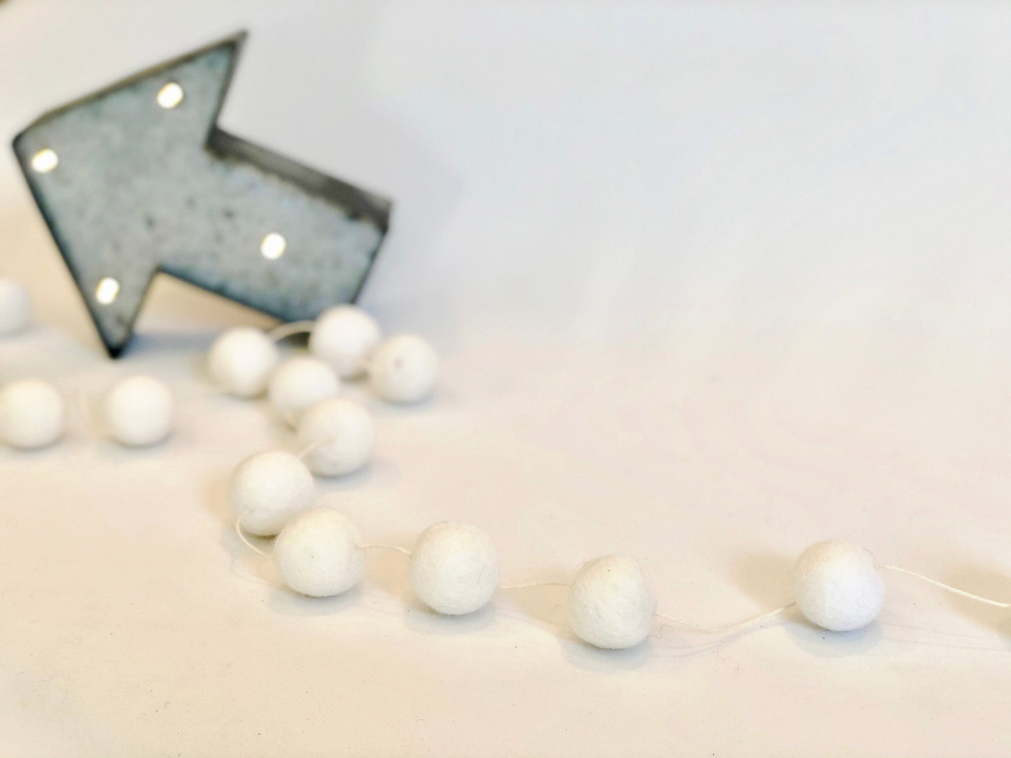 PURITY WOOL FELT BALL GARLAND