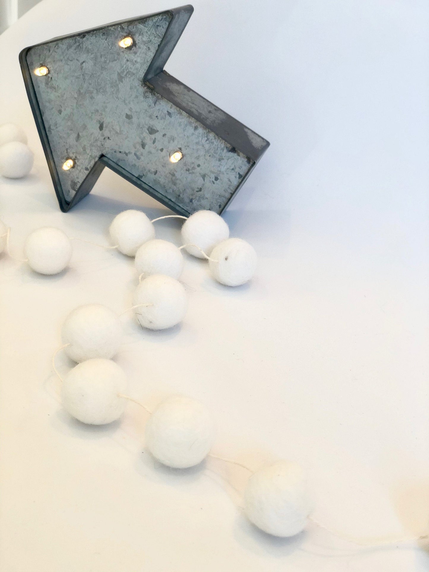 PURITY WOOL FELT BALL GARLAND