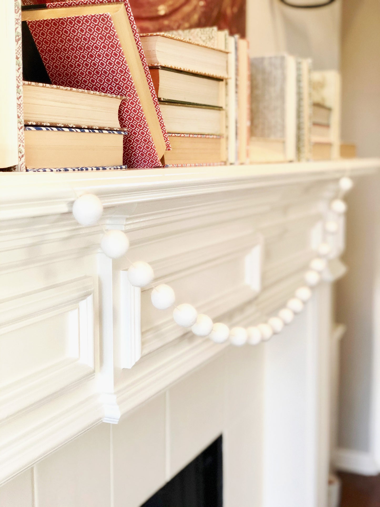 PURITY WOOL FELT BALL GARLAND