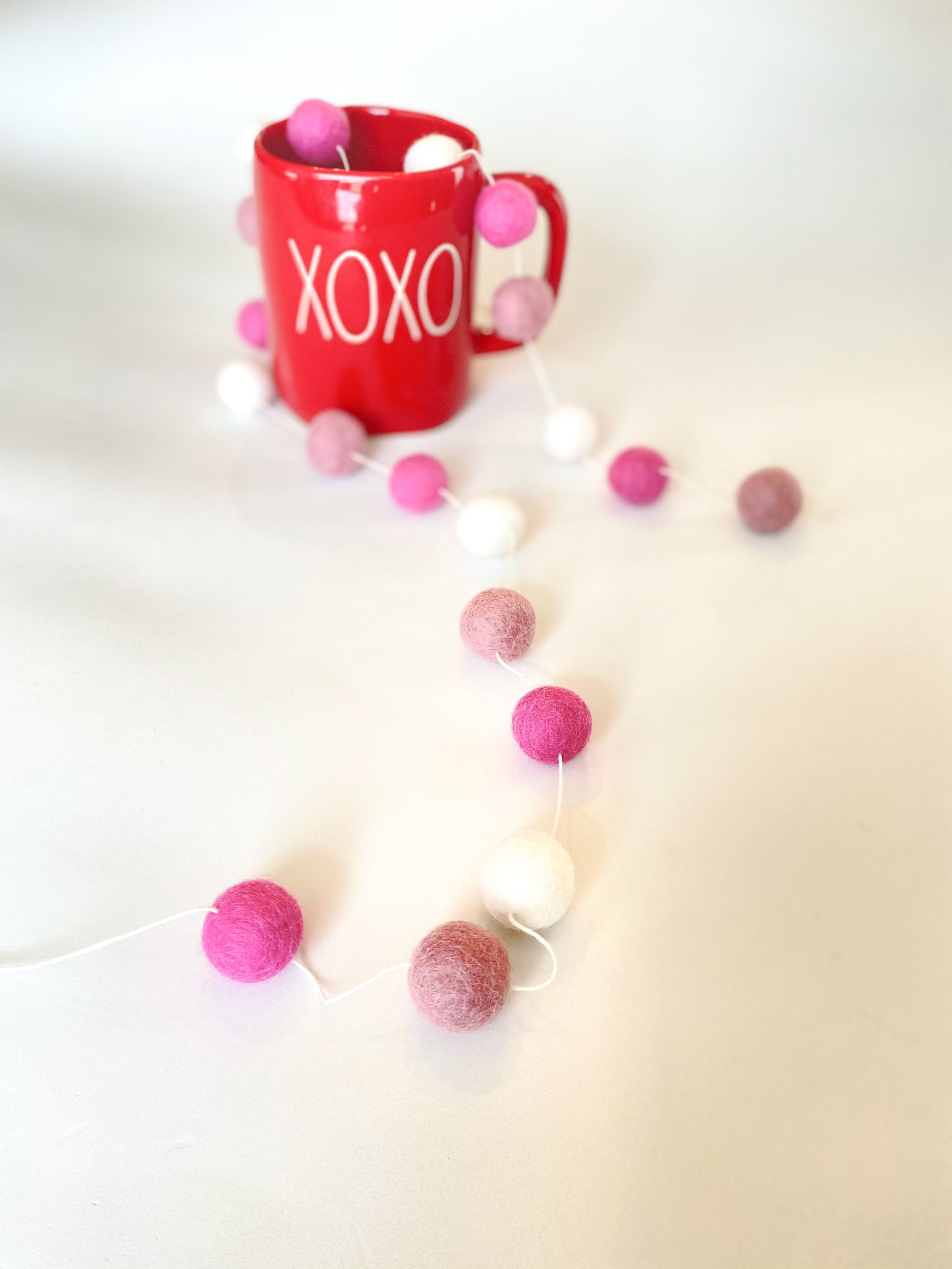 BLUSHING WOOL FELT BALL GARLAND