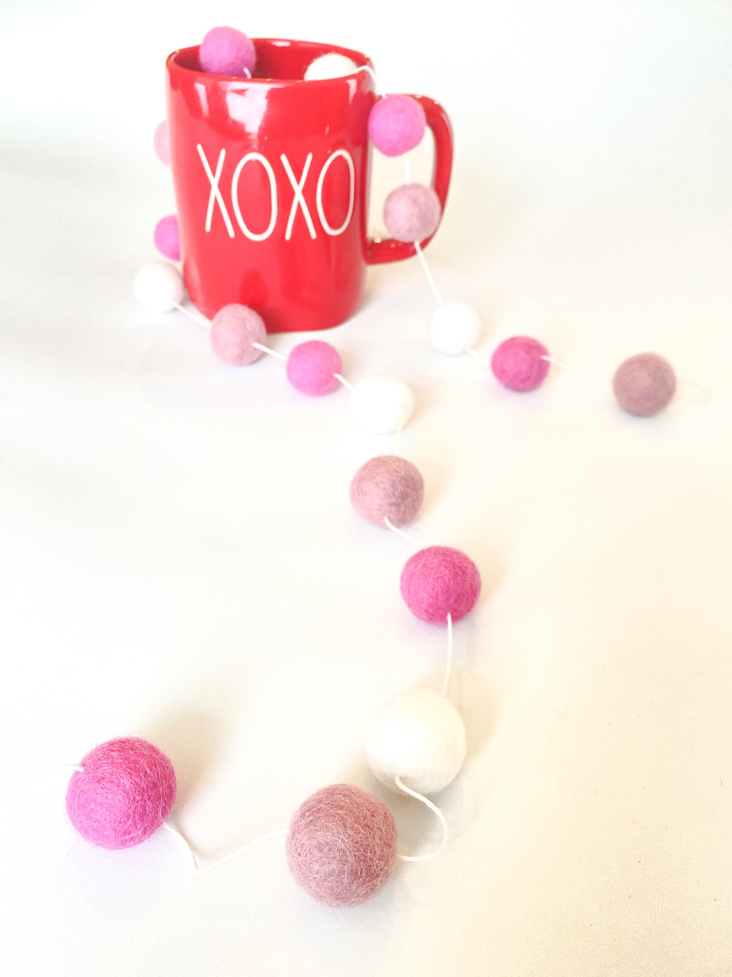BLUSHING WOOL FELT BALL GARLAND
