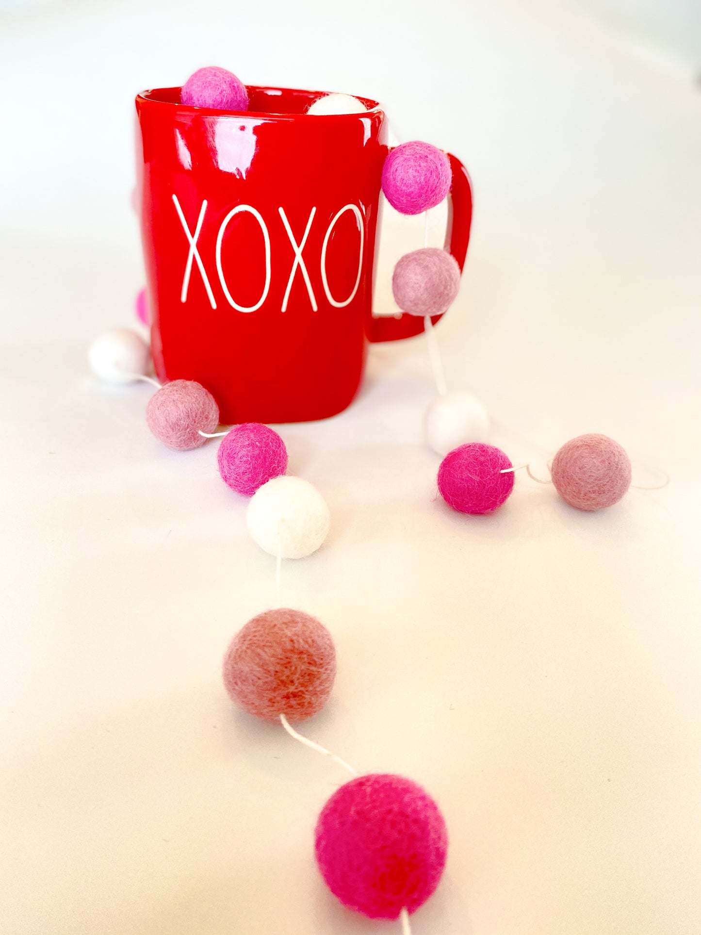 BLUSHING WOOL FELT BALL GARLAND