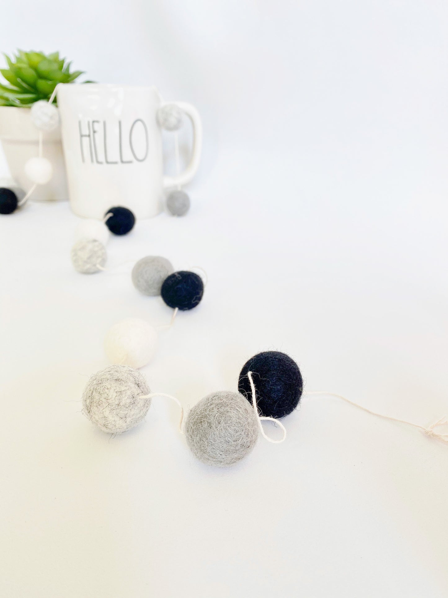 BUFFALO CHECK WOOL FELT BALL GARLAND