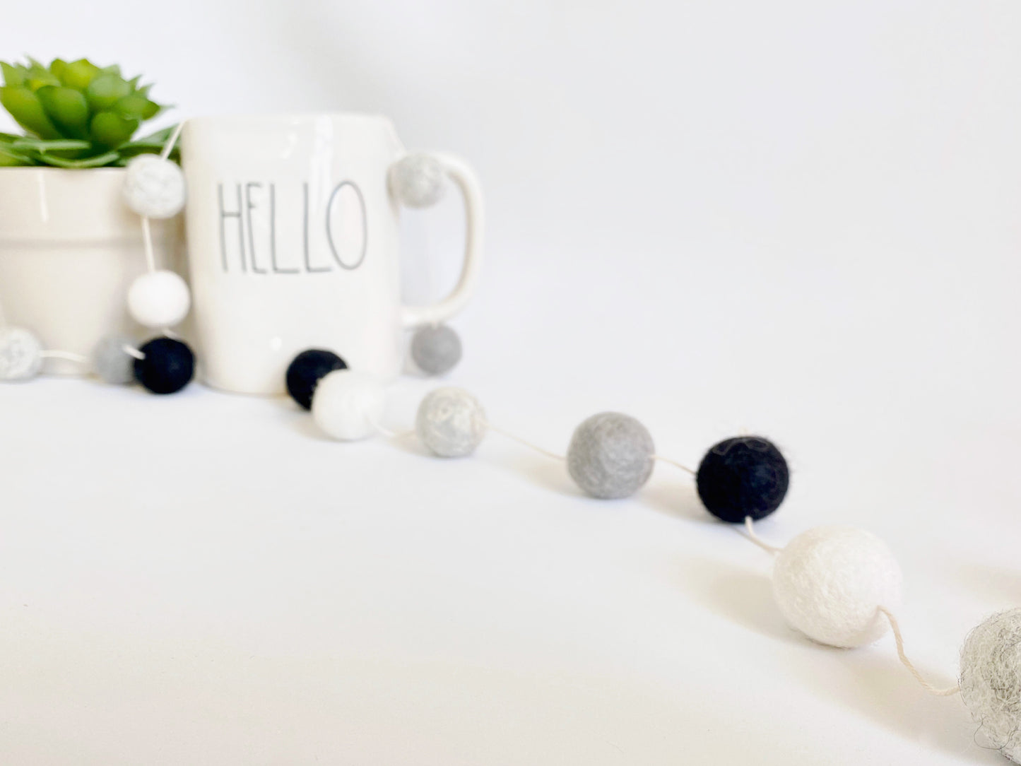 BUFFALO CHECK WOOL FELT BALL GARLAND