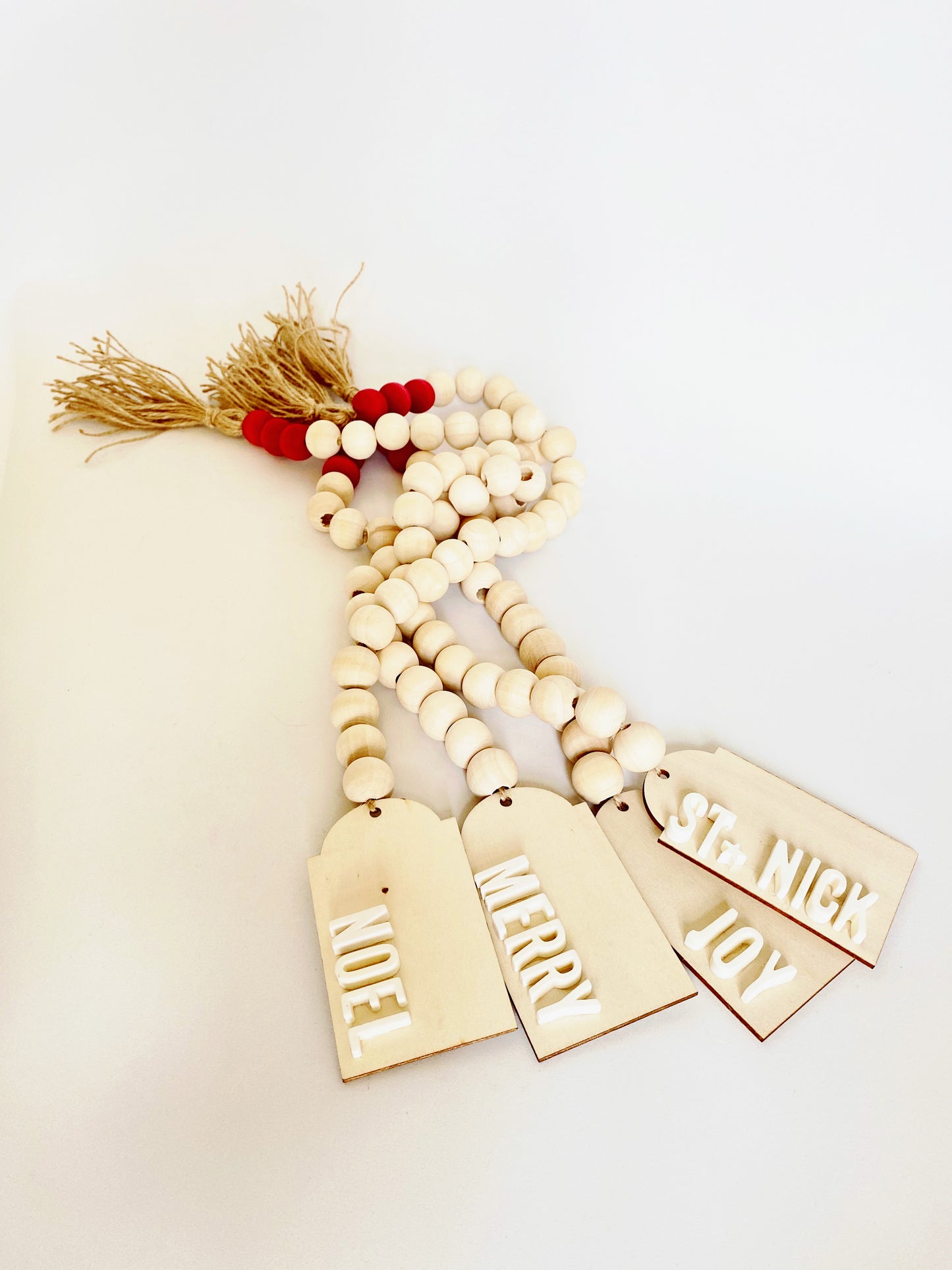 CHRISTMAS WOOD BEADS & TAG
