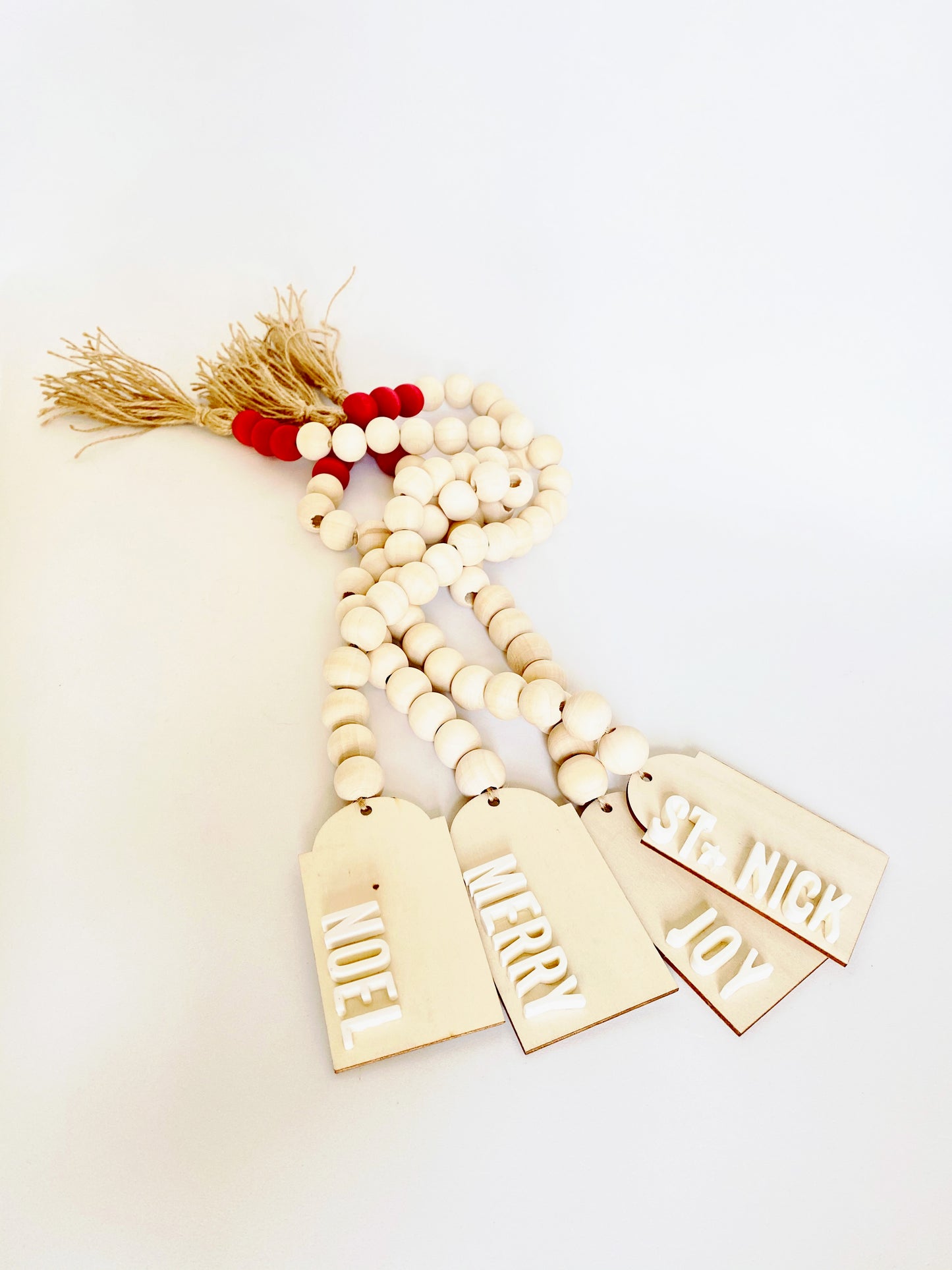 CHRISTMAS WOOD BEADS & TAG