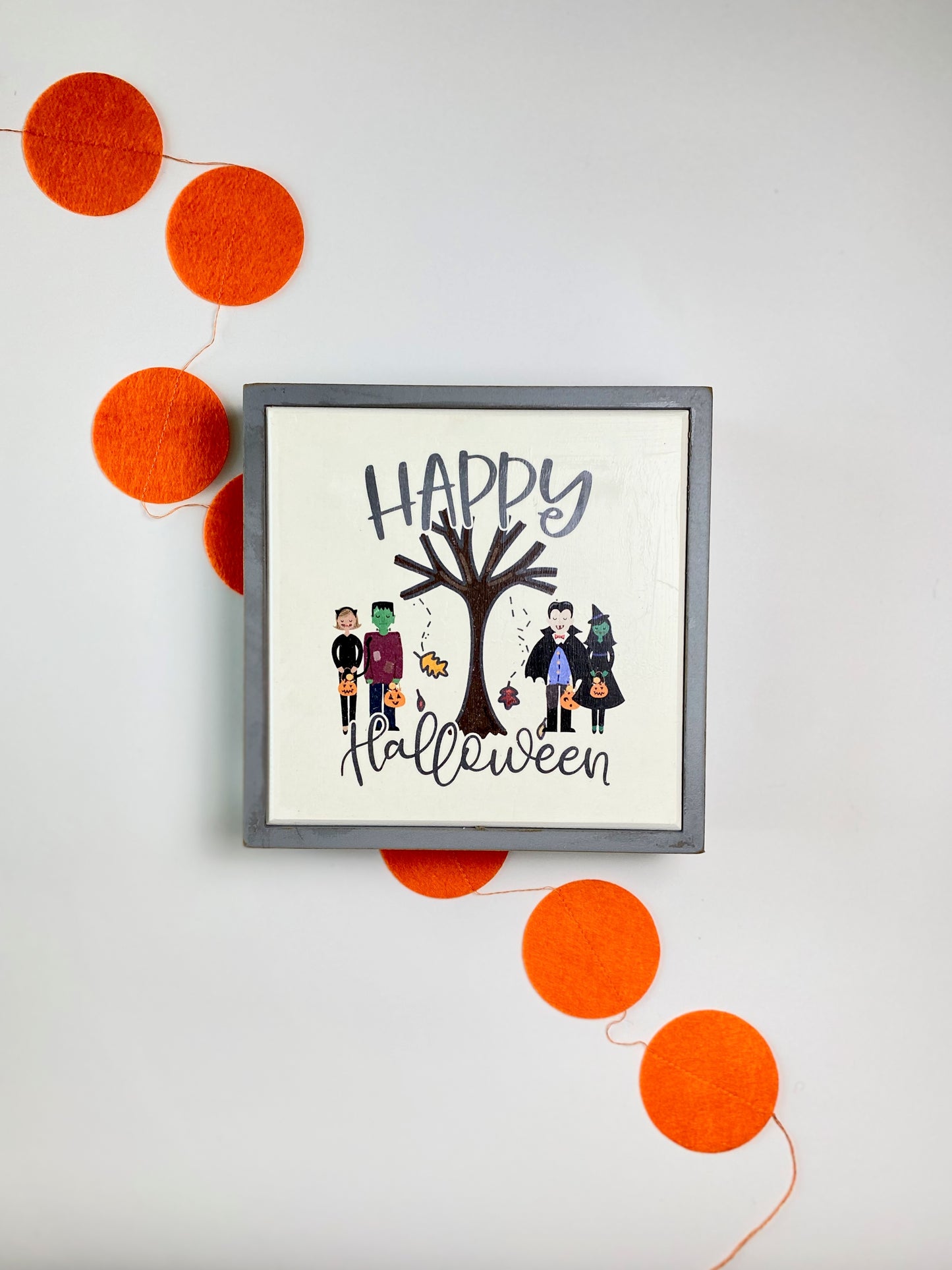 HALLOWEEN TRICK-OR-TREATERS BOX FRAME