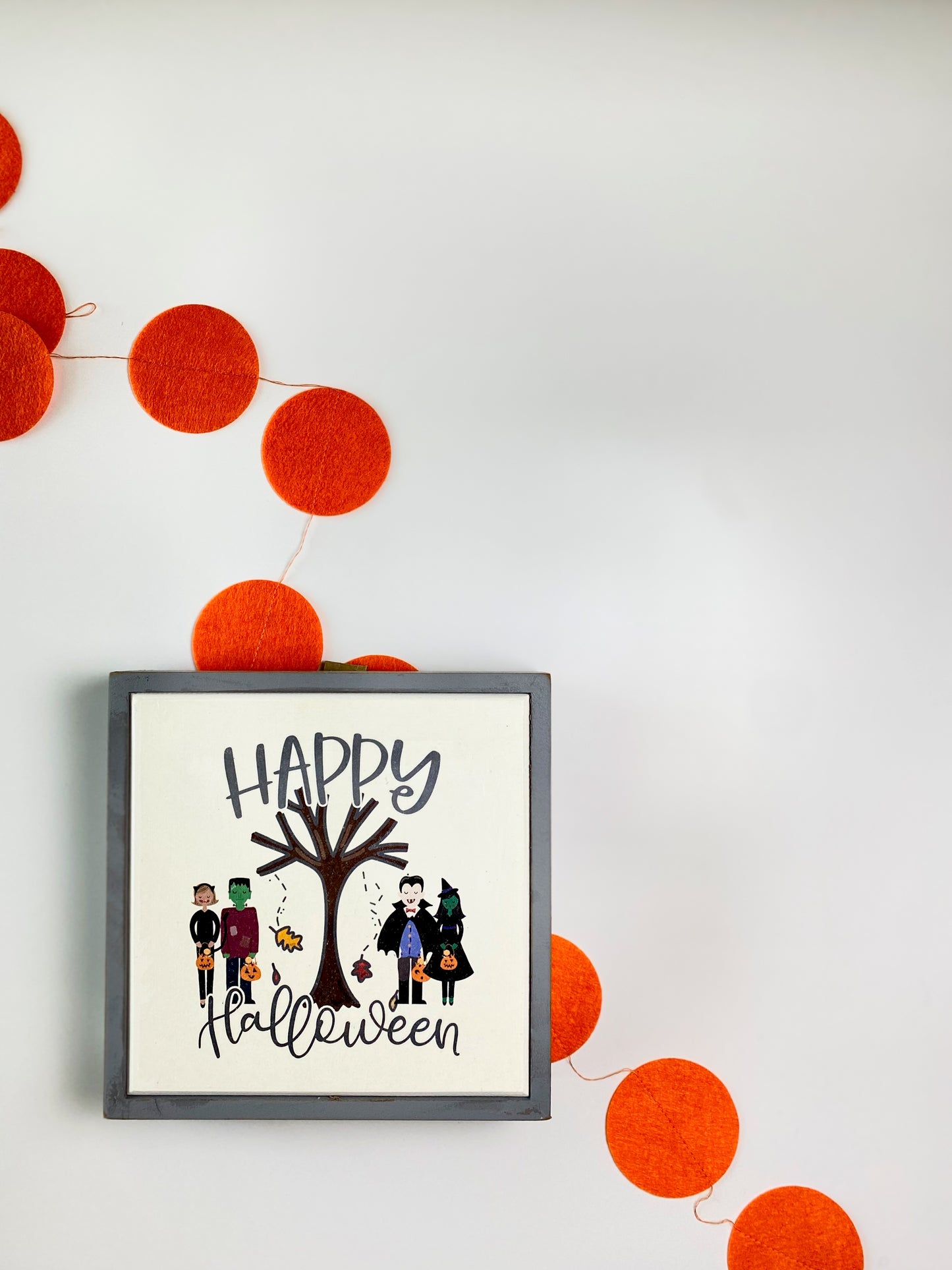 HALLOWEEN TRICK-OR-TREATERS BOX FRAME