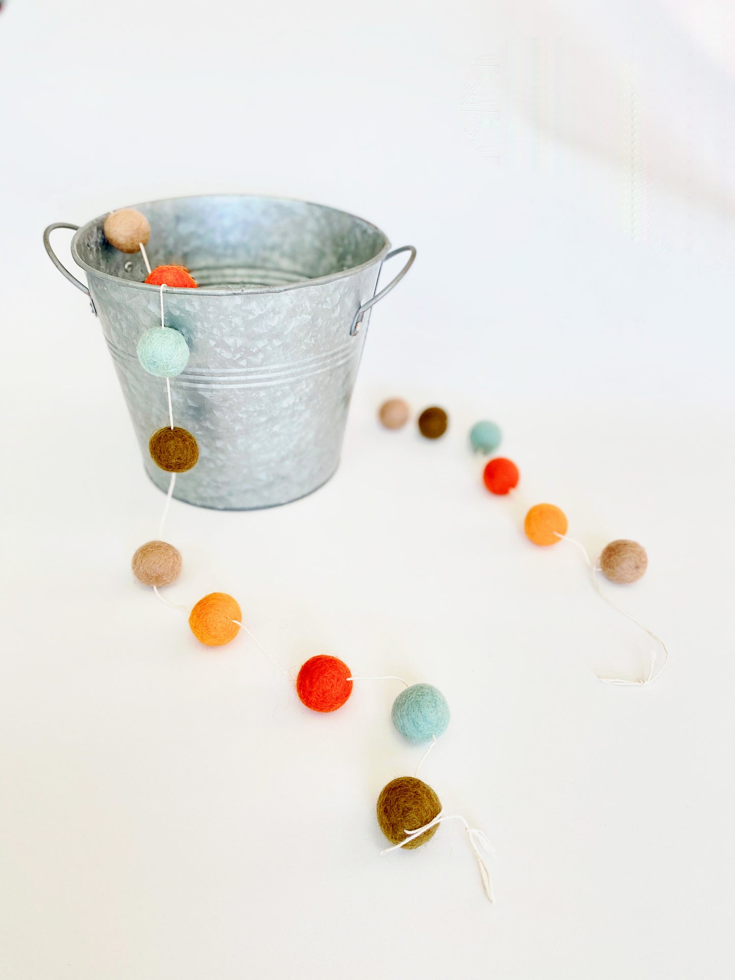 HARVEST WOOL FELT BALL GARLAND