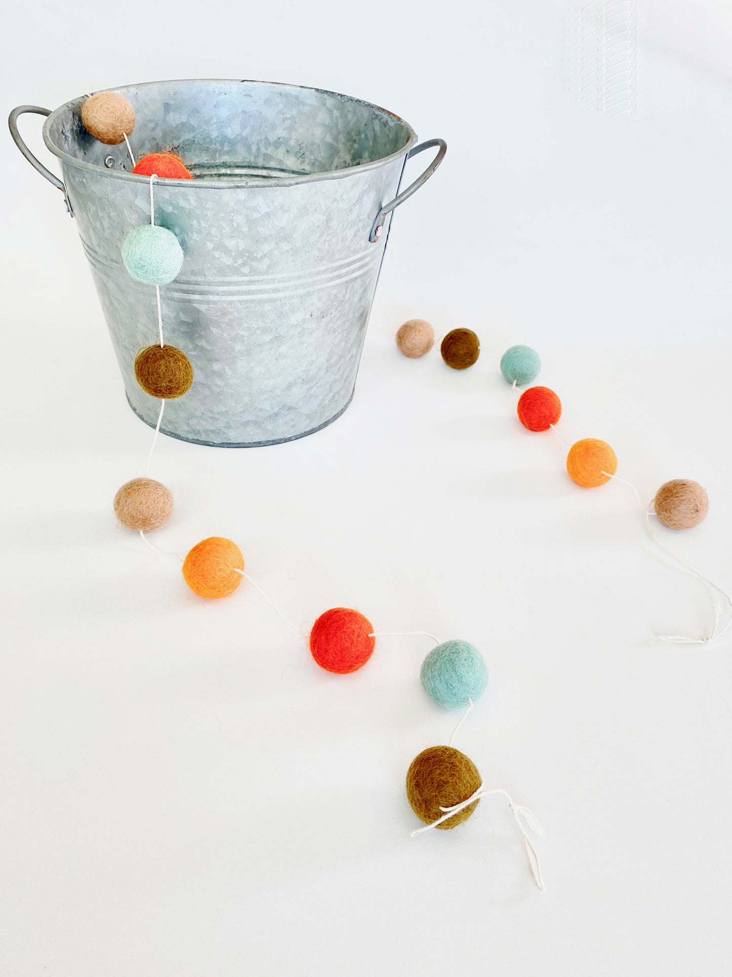 HARVEST WOOL FELT BALL GARLAND