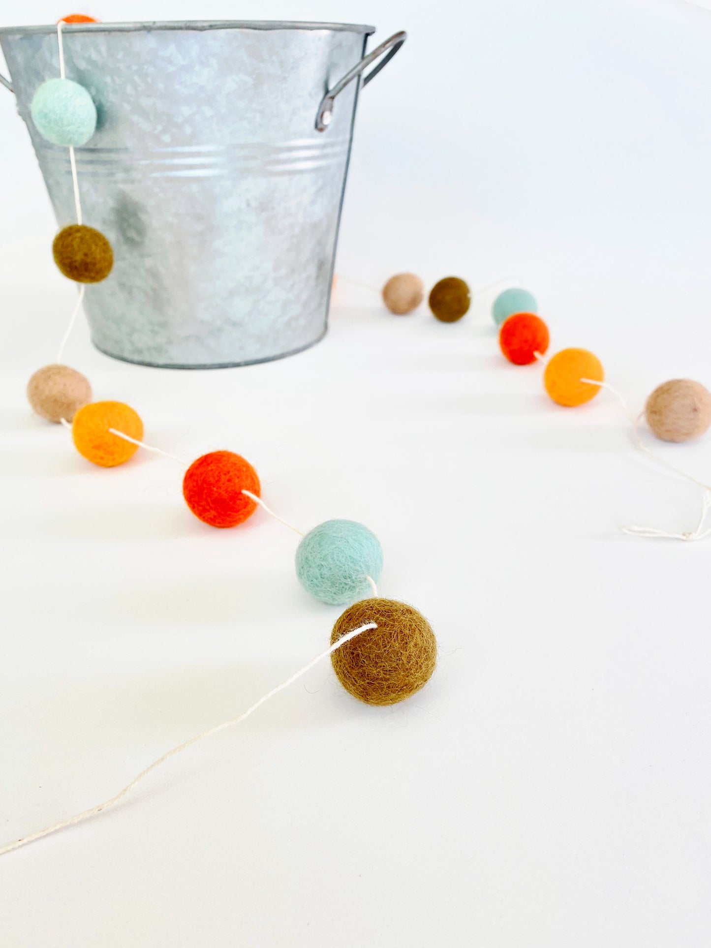 HARVEST WOOL FELT BALL GARLAND