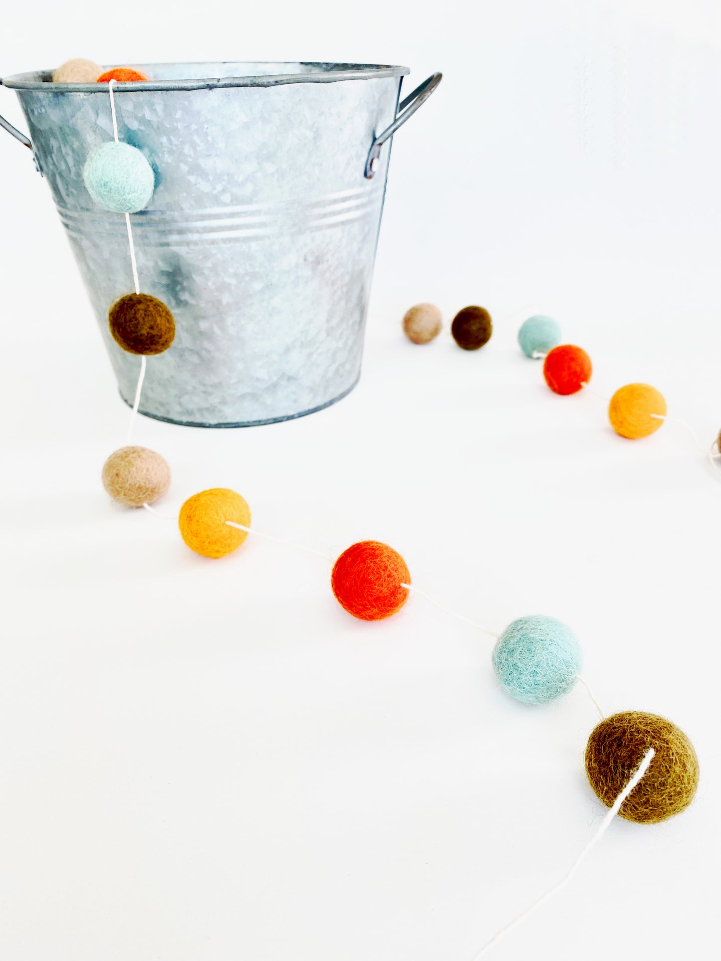 HARVEST WOOL FELT BALL GARLAND