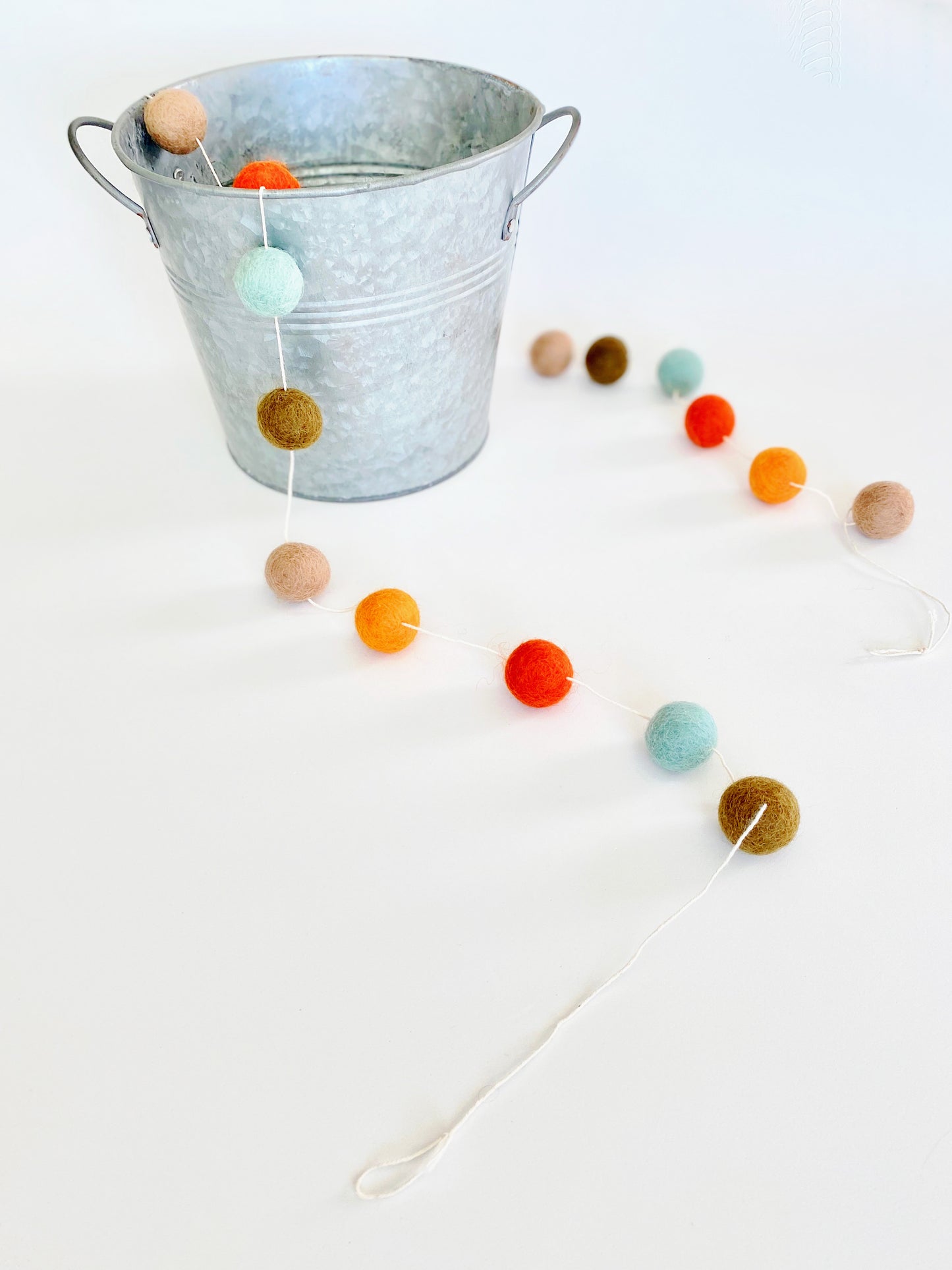 HARVEST WOOL FELT BALL GARLAND