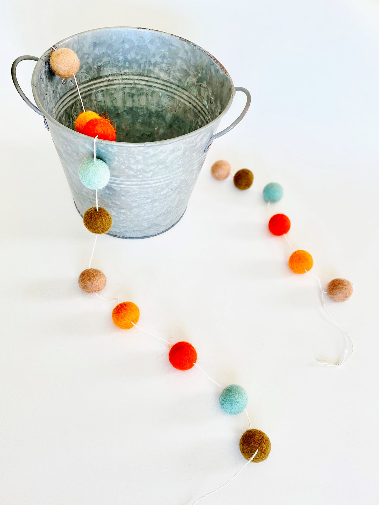 HARVEST WOOL FELT BALL GARLAND