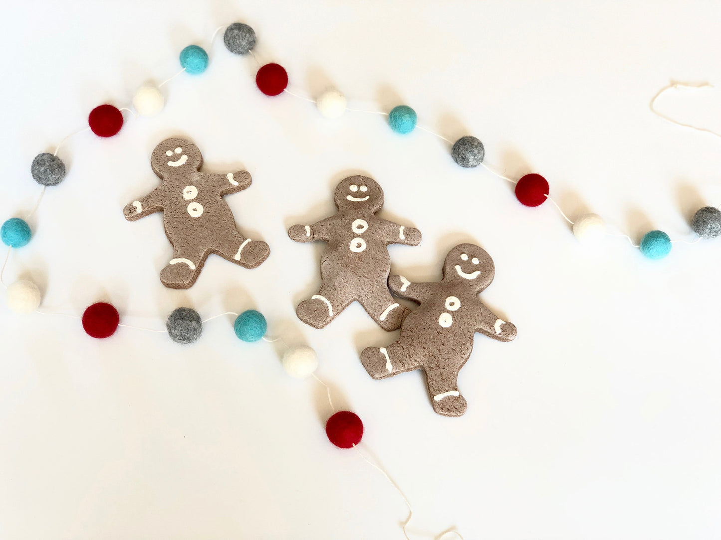 FESTIVE WOOL FELT BALL GARLAND