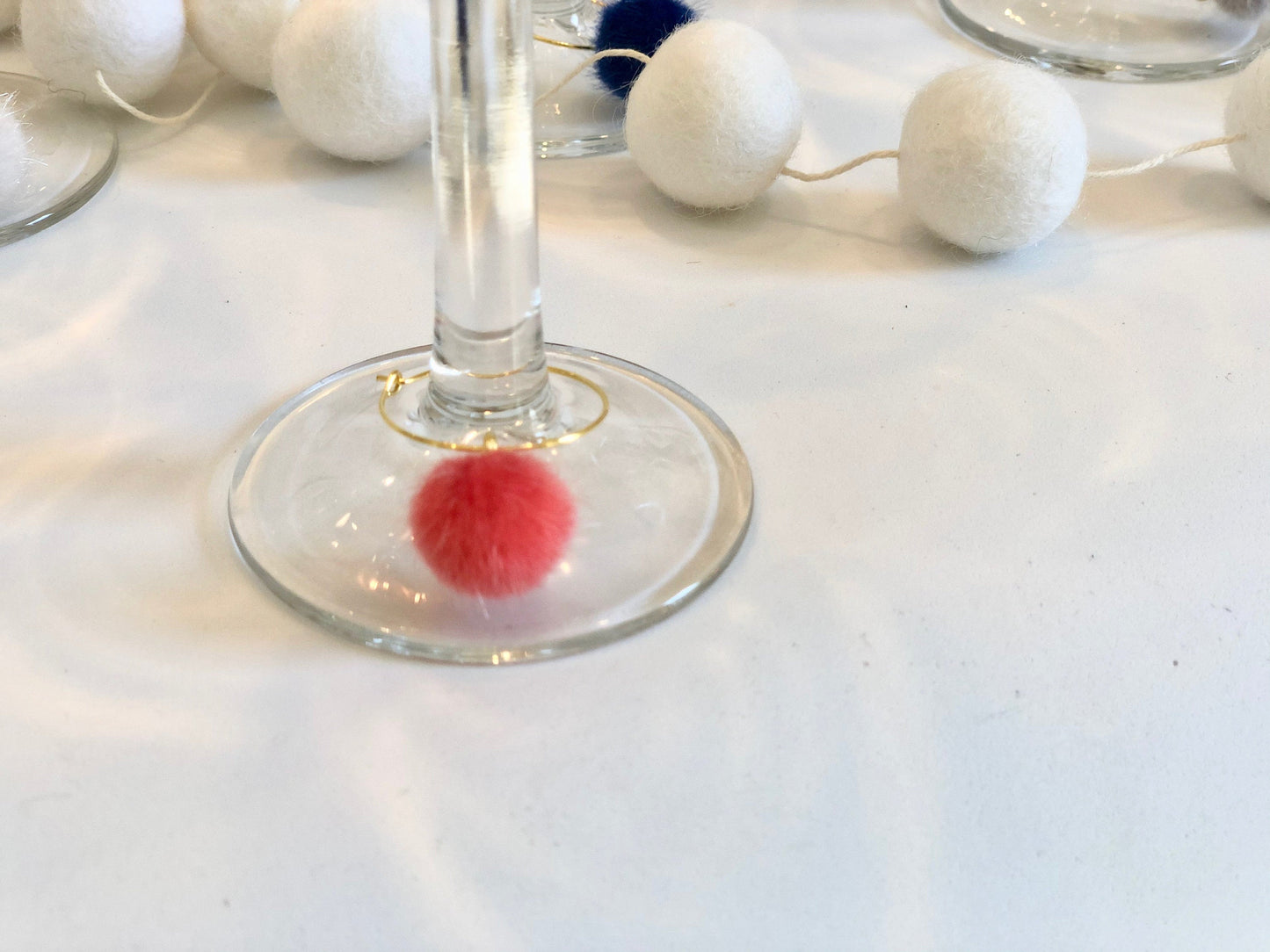POM POM WINE GLASS CHARM SET
