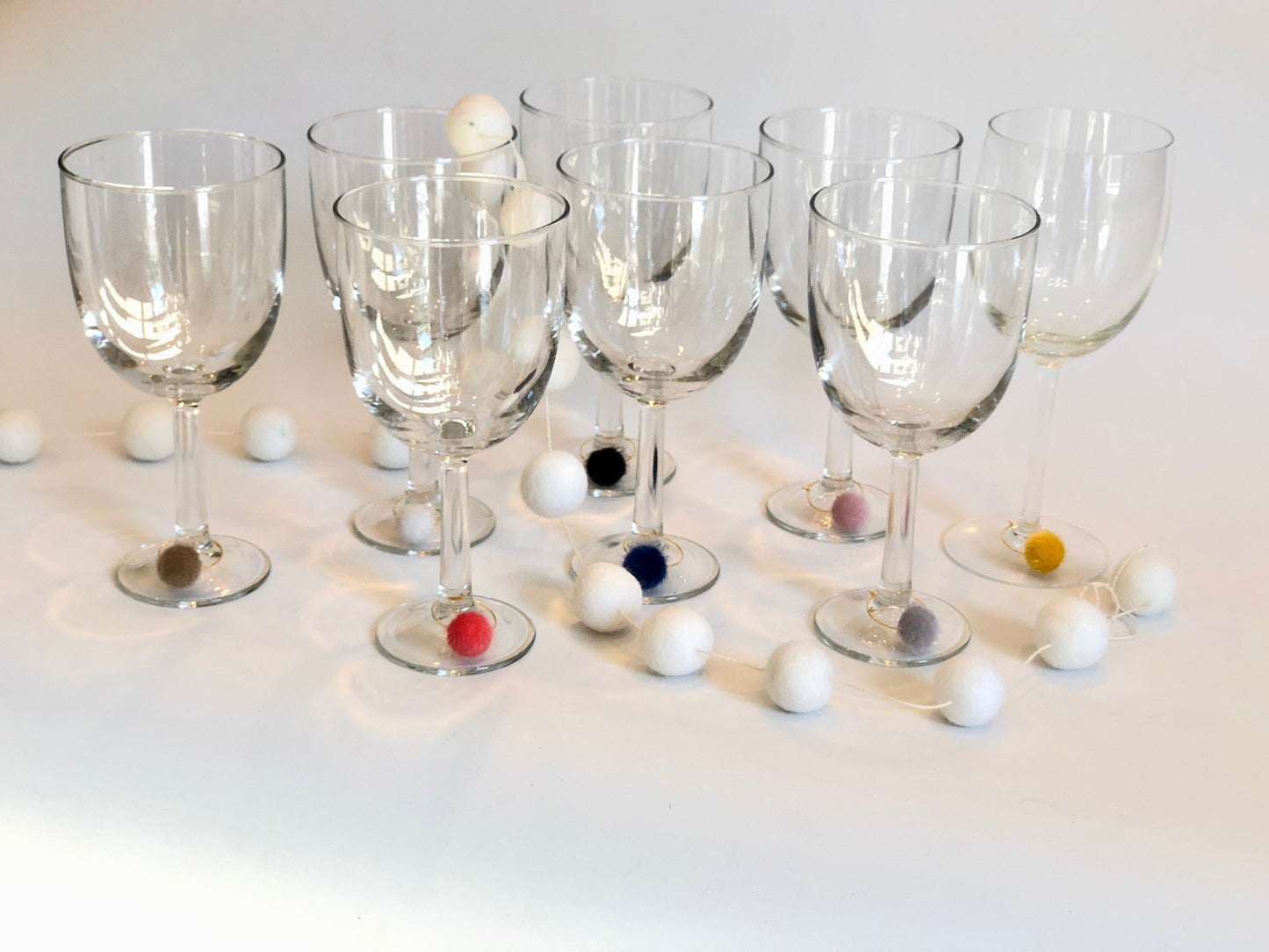 POM POM WINE GLASS CHARM SET